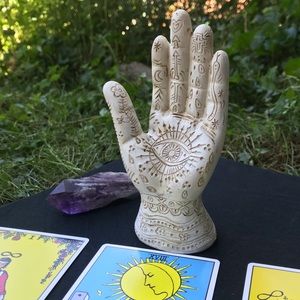 Hamsa / Tarot hand